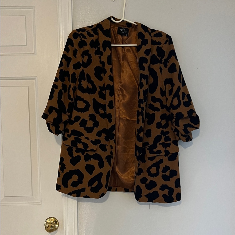 Stylish Leopard Print Jacket